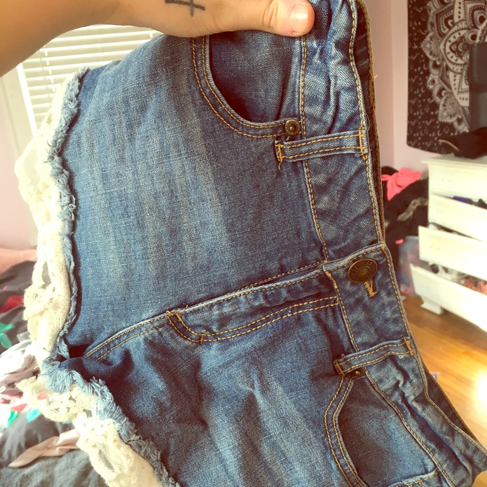 Shorts with lace fringe